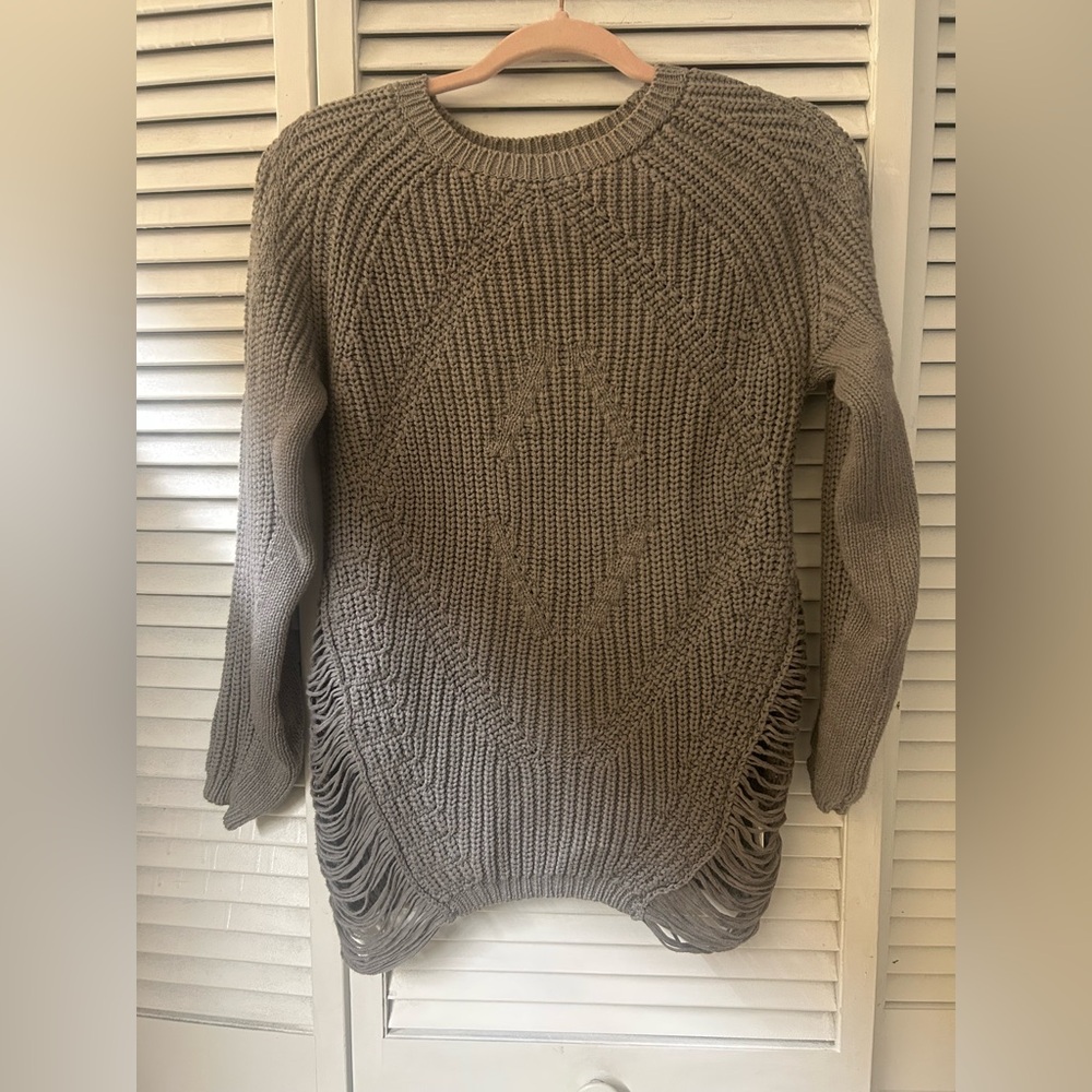 Fate‎ Fringe Side Gray Sweater Size Small